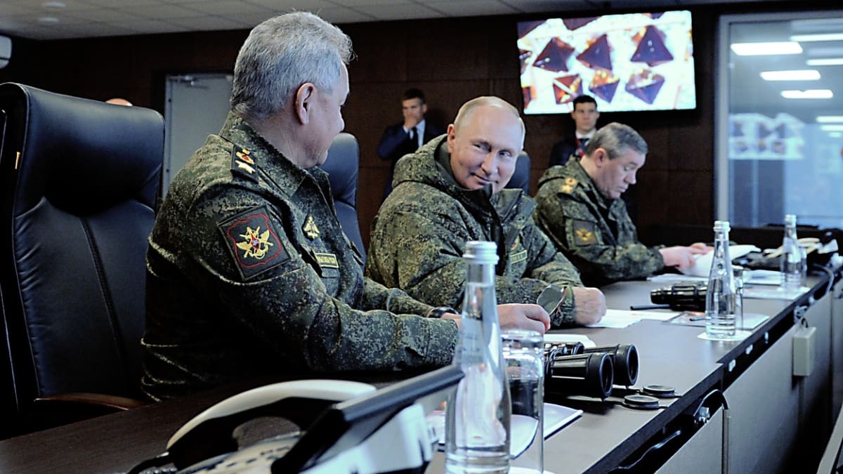 Sergej Šojgu, Vladimir Putin a Valerij Gerasimov