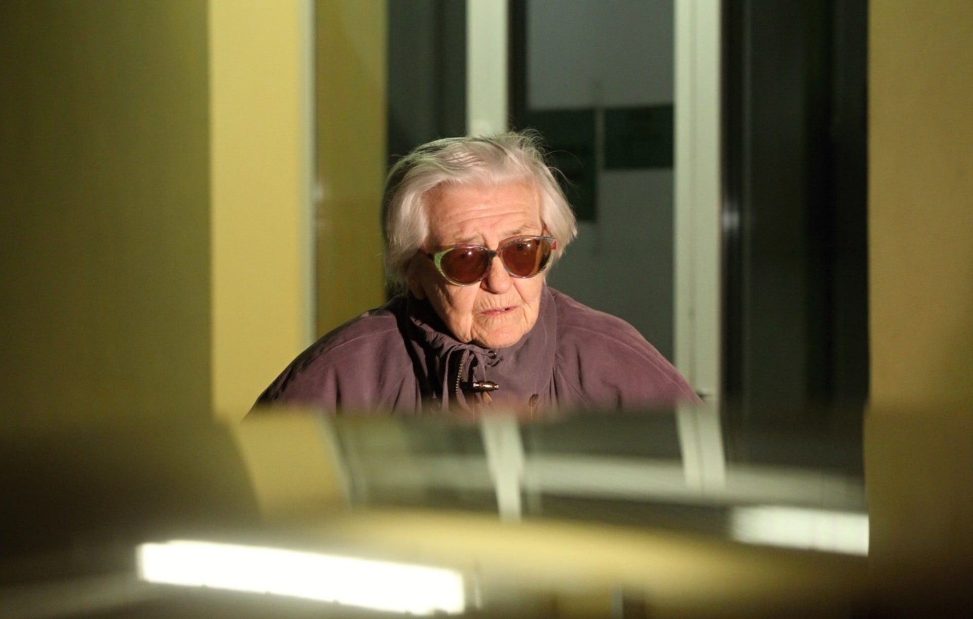 Ludmila Brožová-Polednová po svém propuštění z ženské věznice ve Světlé nad Sázavou