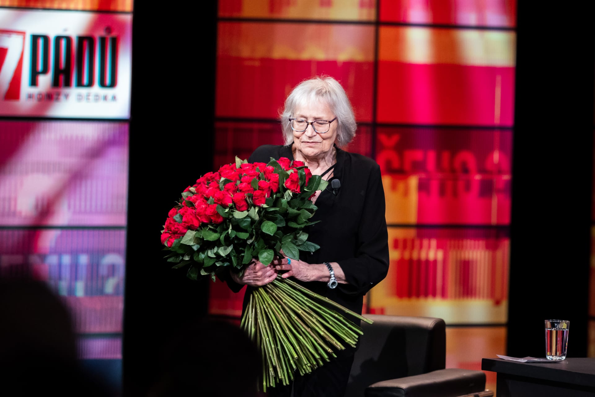 Marta Kubišová dostala k 80. narozeninám krásné růže.