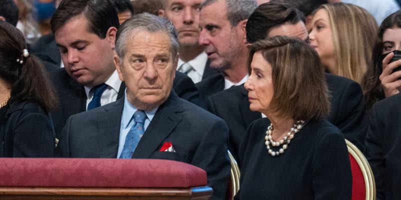 Nancy a Paul Pelosiovi