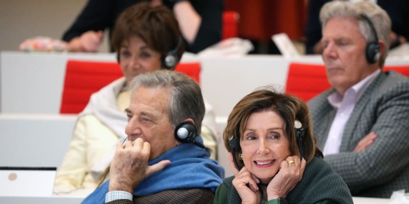 Nancy a Paul Pelosiovi