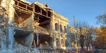 Rusové zdemolovali nejstarší ukrajinské gymnázium. Vzděláním ignorantů je teror, zuří Kyjev