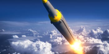 Severní Korea otestovala novou raketu. Může zasáhnout až USA, uvedl japonský ministr