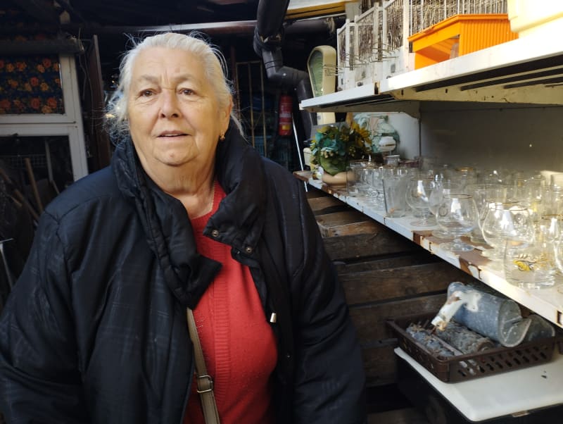 Velký bazar v Ostravě. 73letá Ludmila Klimánková říká, že tady ušetří tisíce korun