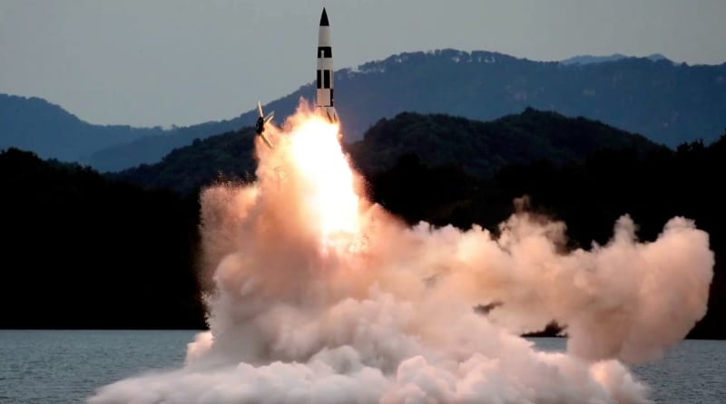 Severní Korea odpálila 2. listopadu 2022 vůbec nejvíc raket za jediný den.