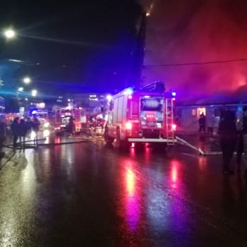 Hasiči, kteří zasahovali v klubu Polygon po půlnoci, z budovy evakuovali na 250 lidí.