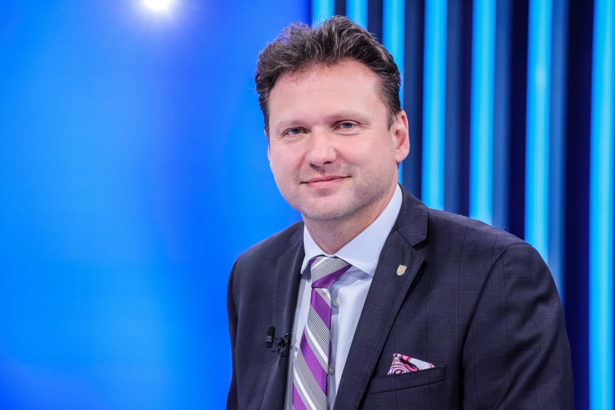 Bývalý předseda Poslanecké sněmovny za hnutí ANO Radek Vondráček se nechal napálit.