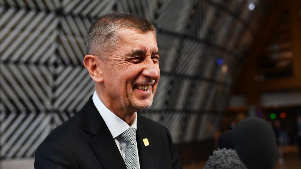 Andrej Babiš jako předseda vlády České republiky hovořil s médii před zasedáním Evropské rady o brexitu v budově Europa Evropského parlamentu 10. dubna 2019 v Bruselu.