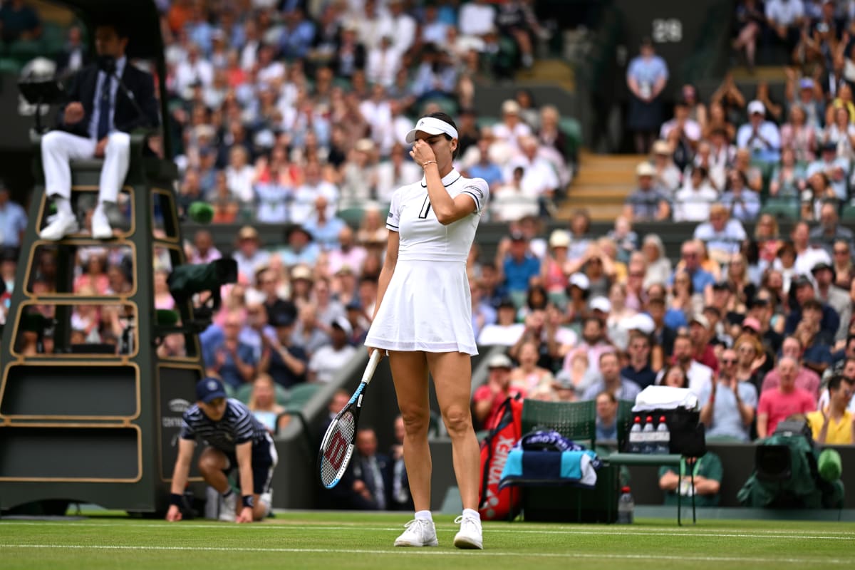 Tenistky velmi pravděpodobně už nebudou muset na Wimbledonu nosit kompletně bílé oblečení.