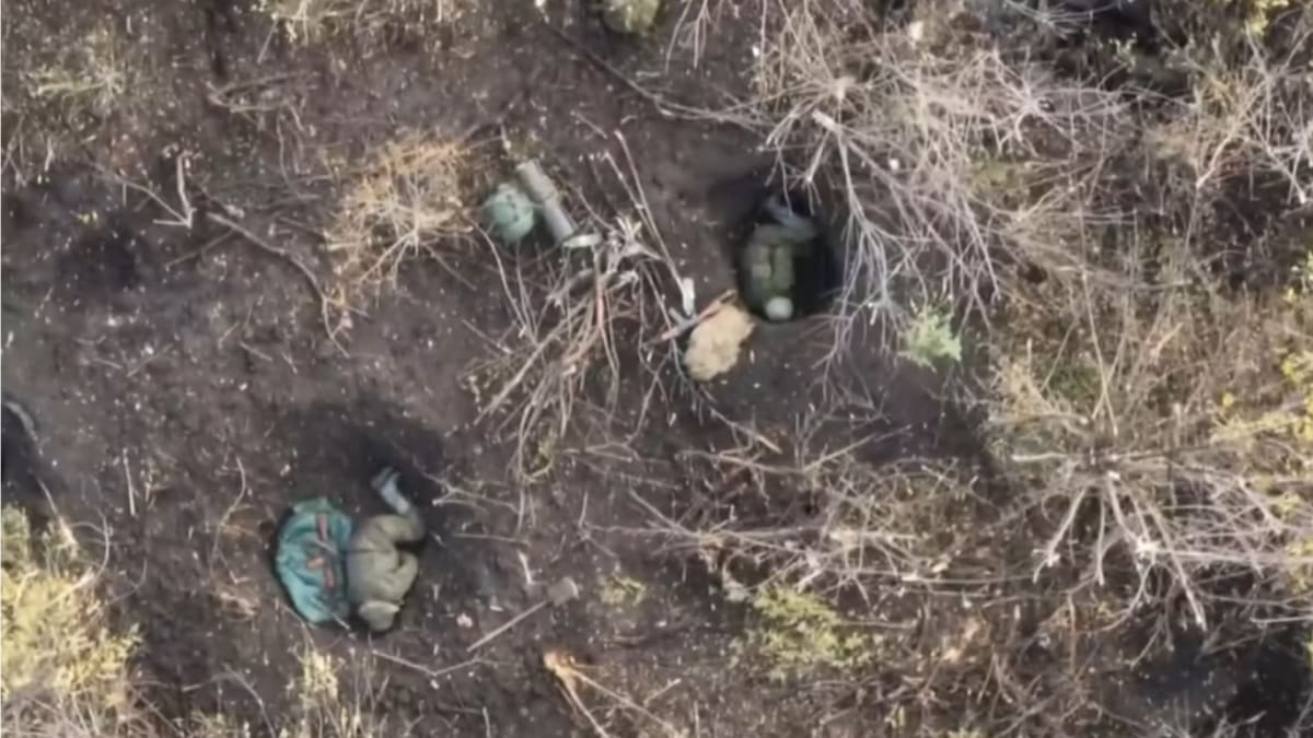 Rusové se zoufale schovávají před ukrajinskými drony.