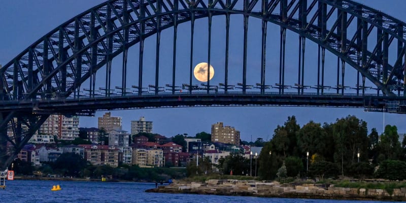 Zatmění Měsíce v Austrálii (8. listopadu 2022)