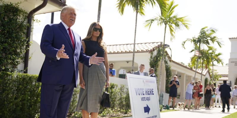 Bývalý americký prezident Donald Trump v úterý se svou ženou Melanií odvolil v Palm Beach na Floridě.