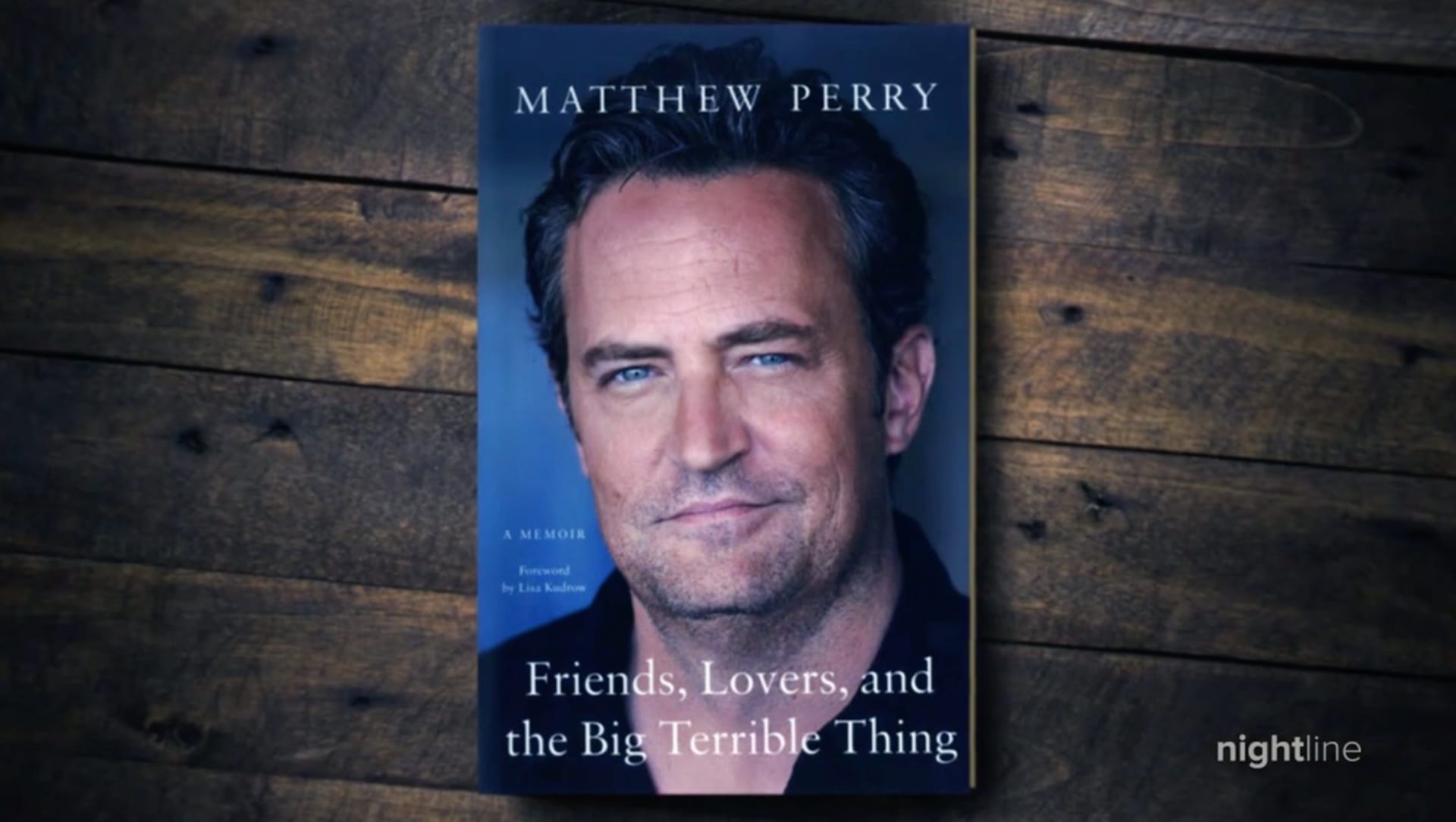 Matthew Perry ve svých memoárech vylíčil nekonečnou smyčku závislostí.