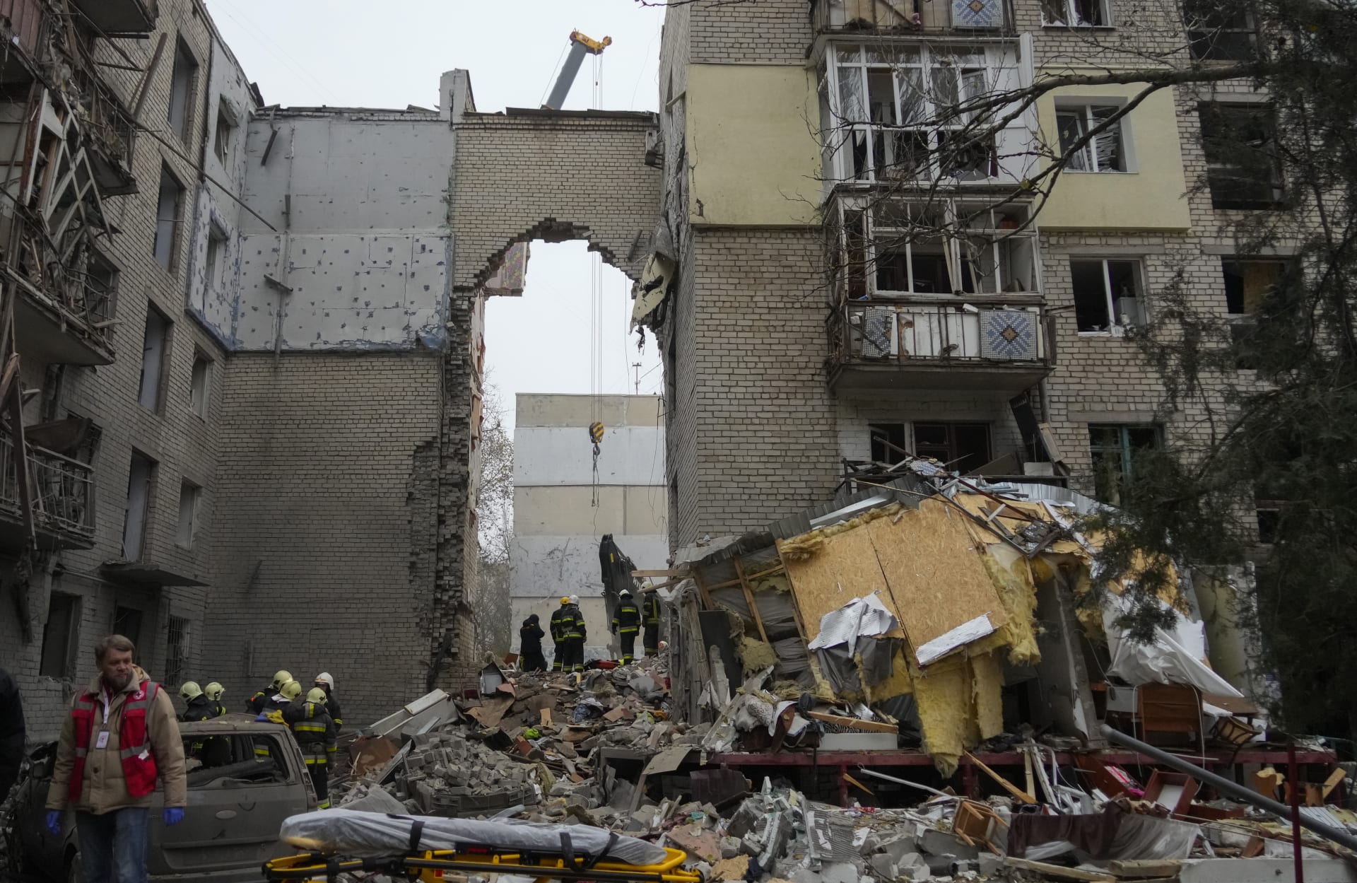 Ruské ostřelování Mykolajivu. Město je po útocích značně poškozené.