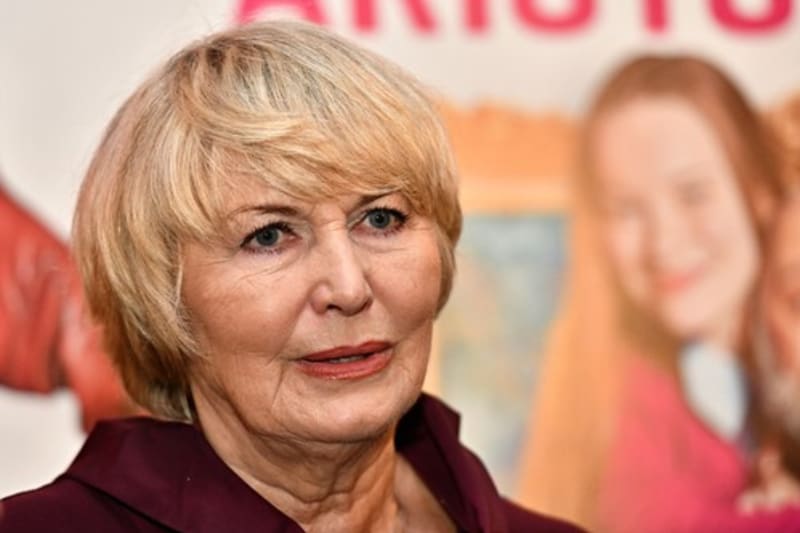 Nestárnoucí herečka Eliška Balzerová slaví 74. narozeniny. 