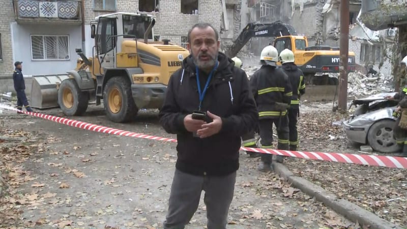 Reportér CNN Prima NEWS popsal následky ruského raketového útoku v Mykolajivu. (11. listopadu 2022)