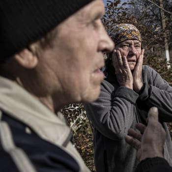 Třiasedmdesátiletý Ukrajinec Ljuba, který tráví většinu času v bunkru se svou ženou v ukrajinském Chersonu 10. listopadu 2022