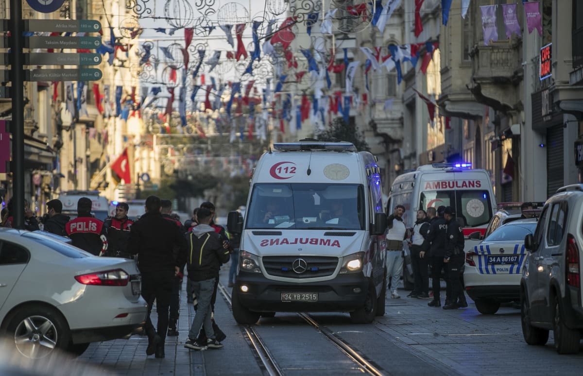 Exploze v Istanbulu má na svědomí několik mrtvých a desítky zraněných. Podle všeho šlo o terorismus..
