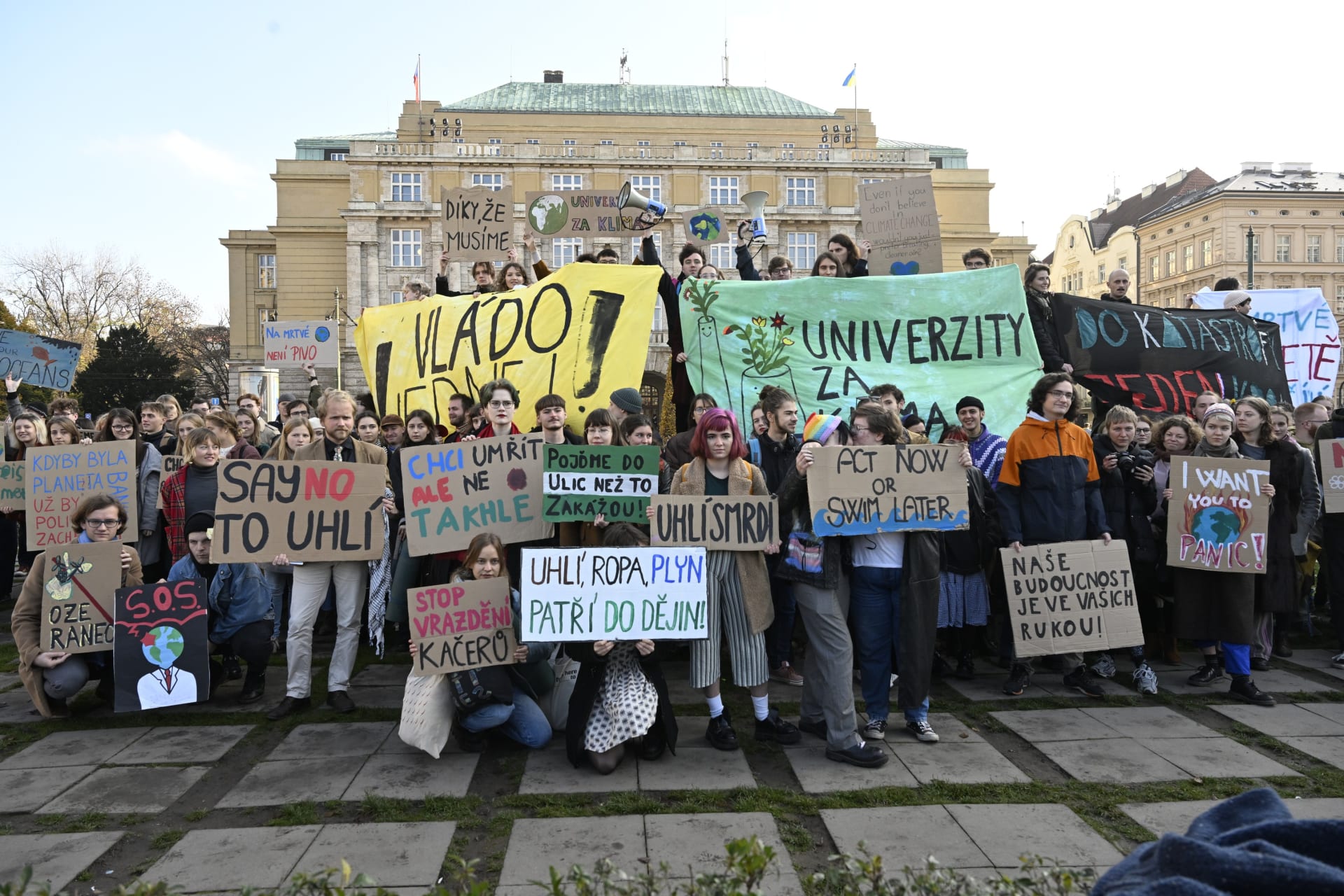 Za klima protestují i pražští vysokoškoláci (14. listopadu 2022).