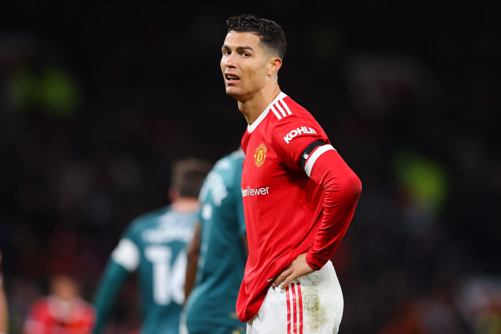 Cristiano Ronaldo z Manchesteru United vypadá sklesle během zápasu čtvrtého kola Emirates FA Cupu mezi Manchesterem United a Middlesbrough na Old Trafford 4. února 2022 v Manchesteru. 