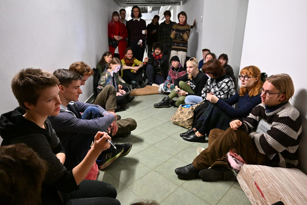 Studenti Fakulty sociálních studií Masarykovy univerzity v Brně zorganizovali ve školní budově okupační stávku. (14. listopadu 2022)