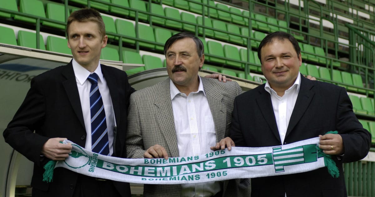 Člen představenstva Bohemians Martin Frelich, Antonín Panenka a předseda dozorčí rady Bohemians Dariusz Jakubowicz po tiskové konferenci k budoucnosti vršovického stadionu (2007)