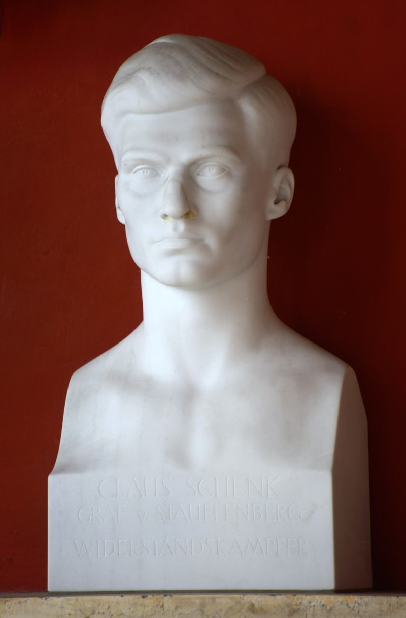 Stauffenbergova busta v Mnichově