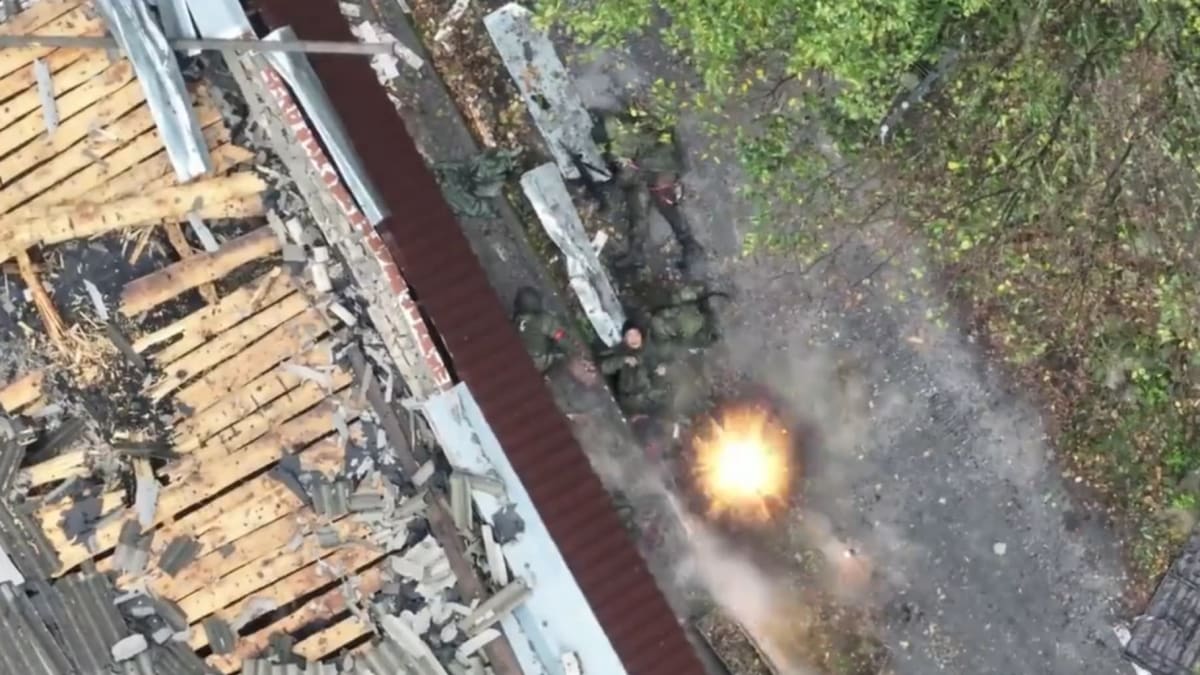 Ukrajinské drony masakrují ruské vojáky.