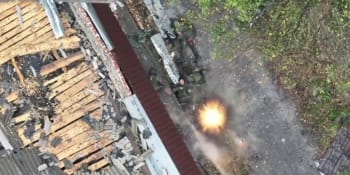 Brutální záběry z Ukrajiny: Drony zmasakrovaly okupanty. Zničíme je všechny, vzkázal Kyjev
