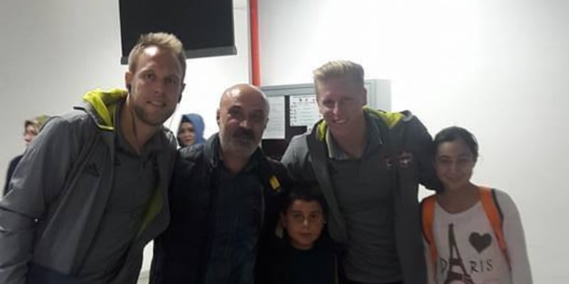 Yocko s fotbalistou Františkem Rajtoralem, který se v Turecku oběsil, a jeho parťákem z týmu Danielem Kolářem. 