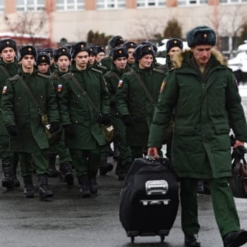 Ruské armádě dál přibývají noví rekruti. Někteří z nich se rodí z řad vězňů