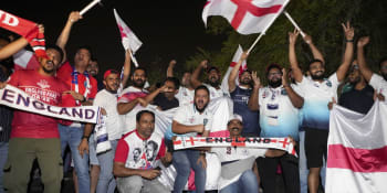 Zaplacení fanoušci? V žádném případě, míní Katar. Nejen „falešní“ Angličané baví internet