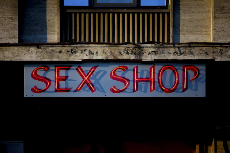 Druhý sexshop v Československu byl otevřen až v dubnu roku 1992.