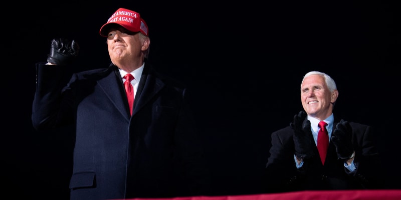 Donald Trump a Mike Pence při volební kampani (2.11. 2020)