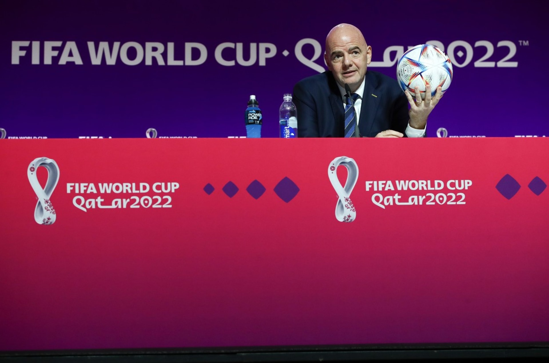 Organizace FIFA, které šéfuje Gianni Infantino, je zase jednou pod palbou kritiky.
