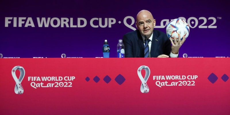 Organizace FIFA, které šéfuje Gianni Infantino, je zase jednou pod palbou kritiky.