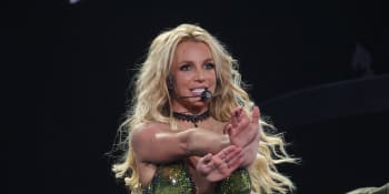 Britney Spears se na Instagramu opět svlékla donaha. Tohle nepotřebujeme vidět, píší fanoušci