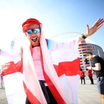 Dva angličtí fanoušci si z Kataru kromě fotbalových zážitků odvezou jednu kuriózní historku.