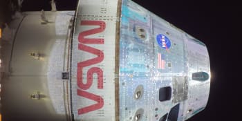 Orion obletěl odvrácenou stranu Měsíce. Kosmická loď pokořila vesmírný rekord