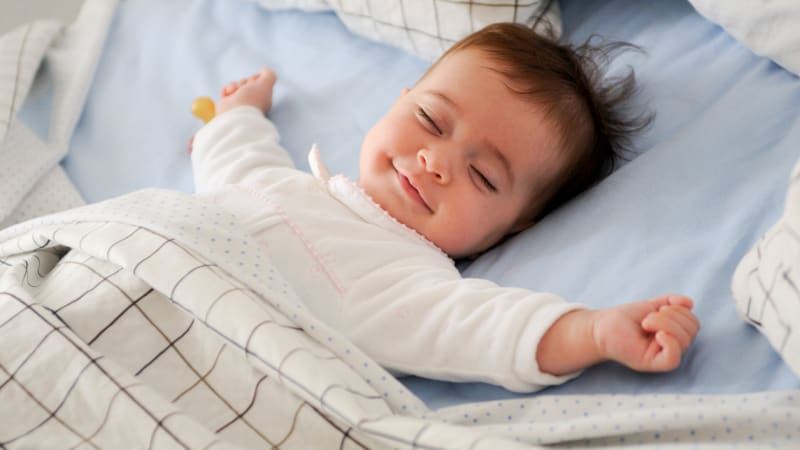 Jak přimět miminko spát celou noc?