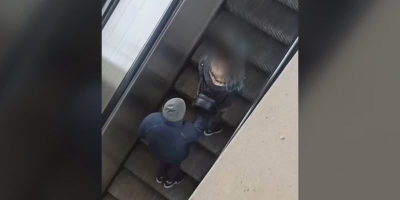 Zvrhlík na plzeňském nádraží obtěžoval dvě dívky