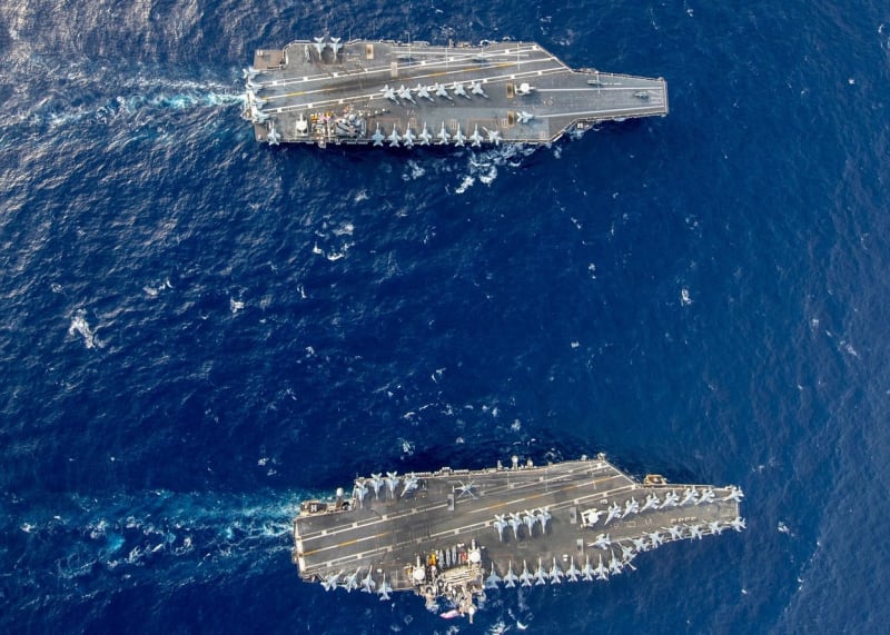 USS Gerald R. Ford (dole) v porovnání s letadlovou lodí USS Harry S. Truman (třída Nimitz)