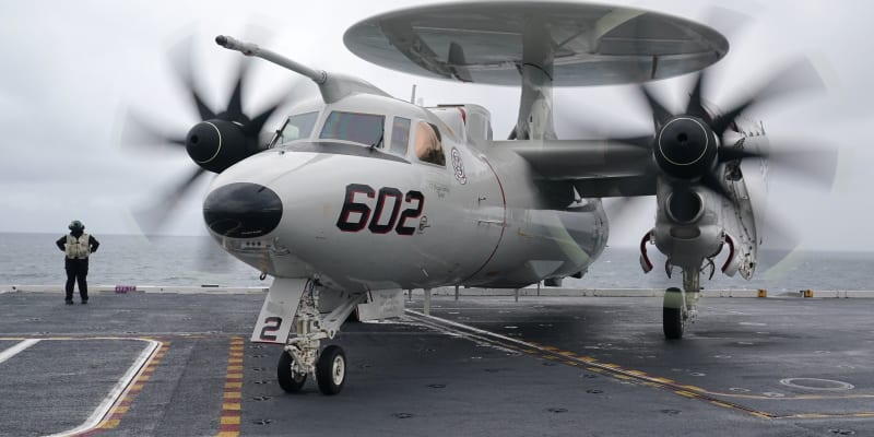 Letoun včasné výstrahy Northrop Grumman E-2 Hawkeye 