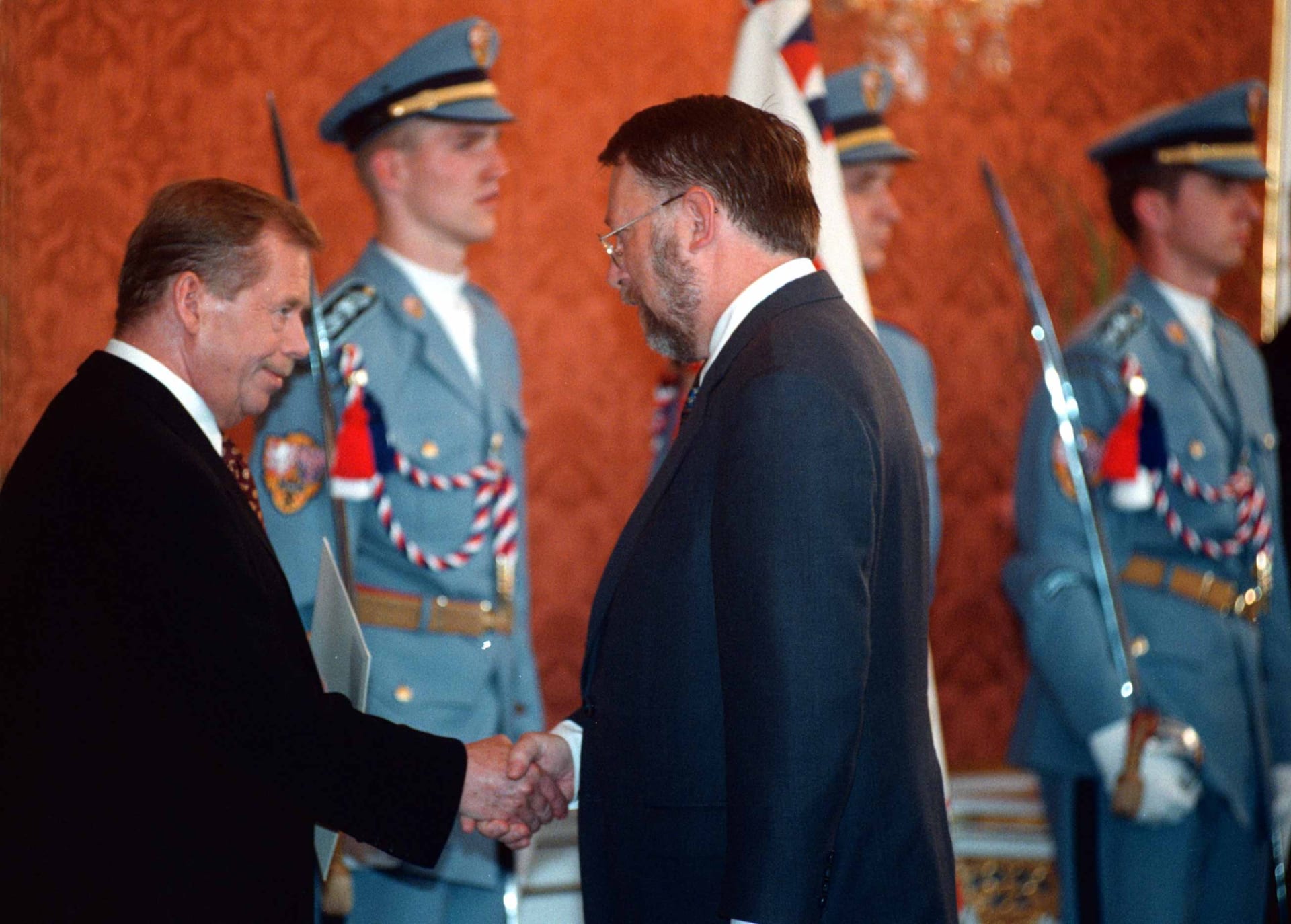 Rok 1998 a jmenování ministrem bez portfeje od tehdejšího prezidenta Václava Havla.