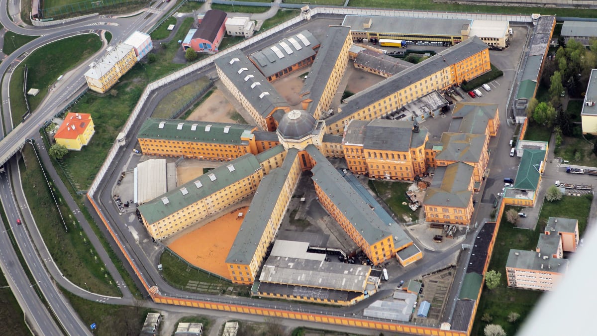 Bory. Plzeňská věznice, kam Baštu umístili komunisté za jeho politické názory.