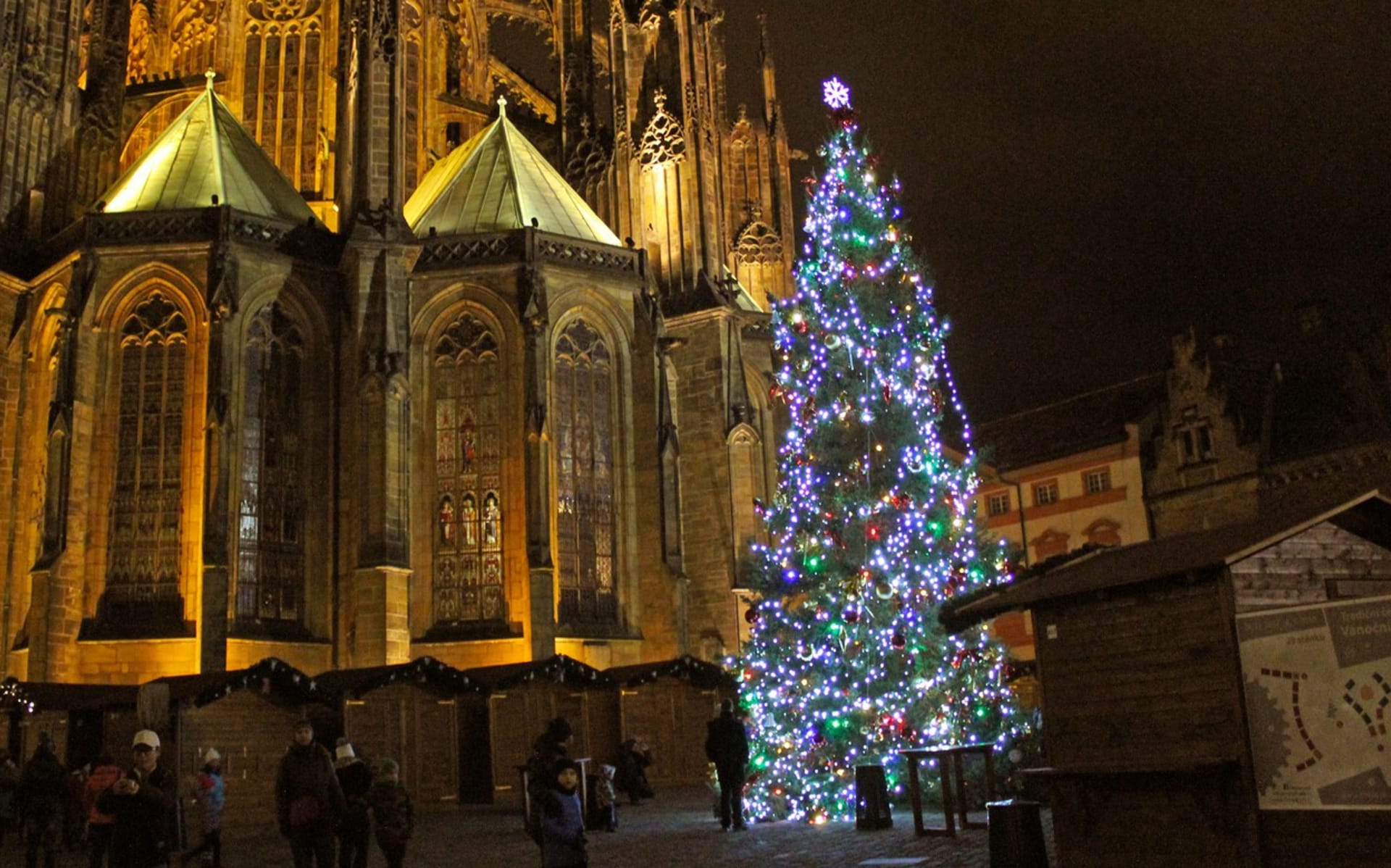 Vánoční trhy se konají i na Pražském hradě.