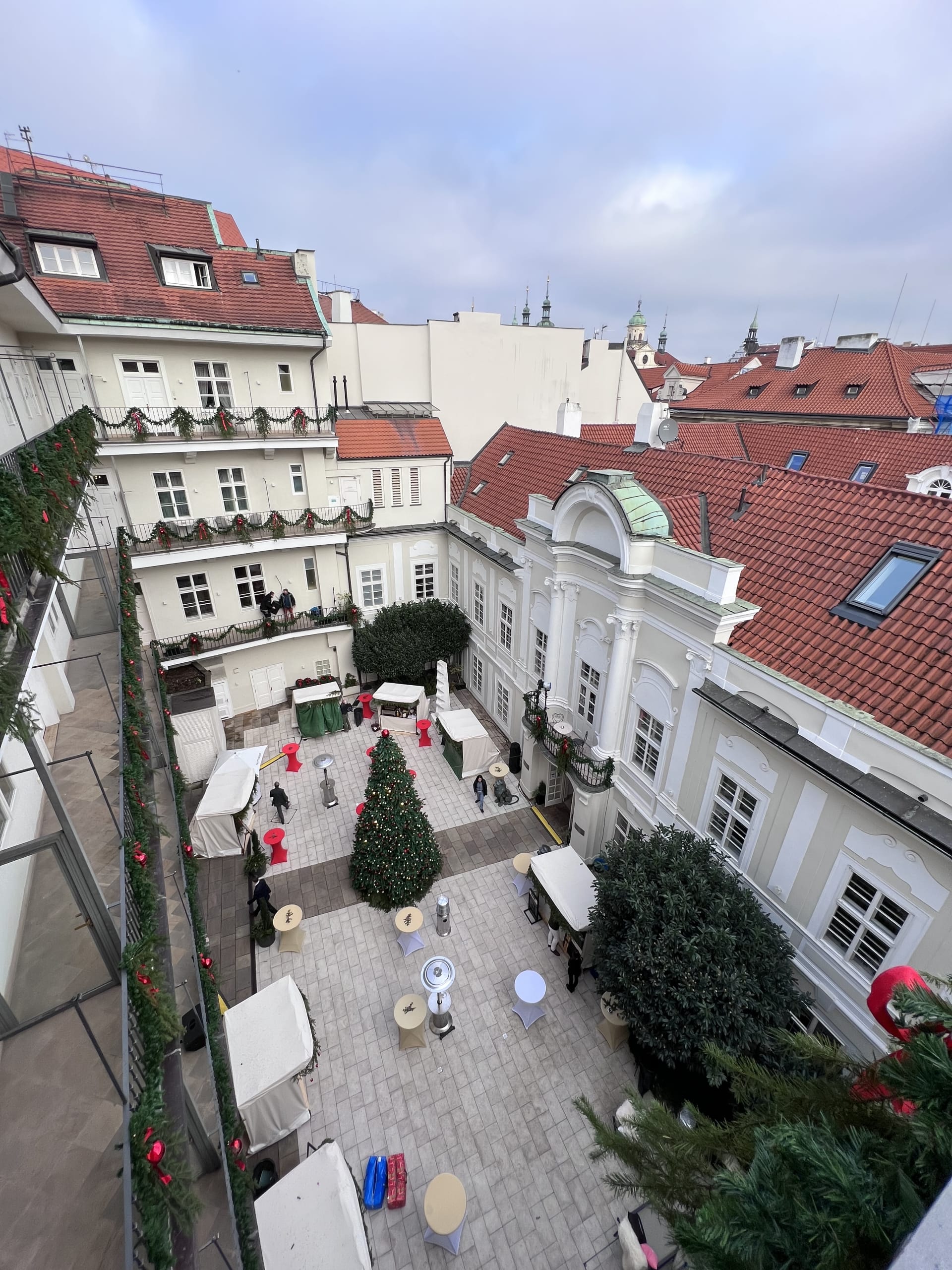 Charitativní adventní trhy v prostorech hotelu The Mozart Prague.