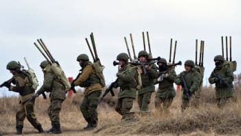 Moskva povolá další dva miliony vojáků, obává se ruský politolog. Řekl, kdy Putin skončí