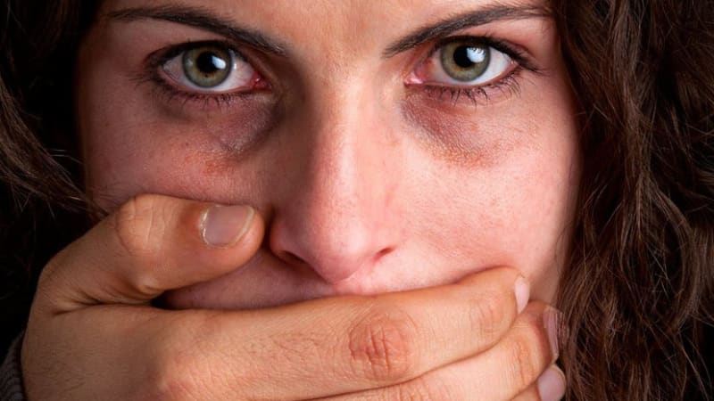 Obětí domácího násilí se může stát každý: Vytrpěly si ho i tyto slavné ženy