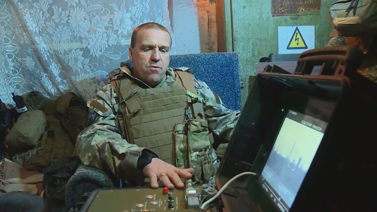 Ukrajinský voják popisuje fungování raketového systému
